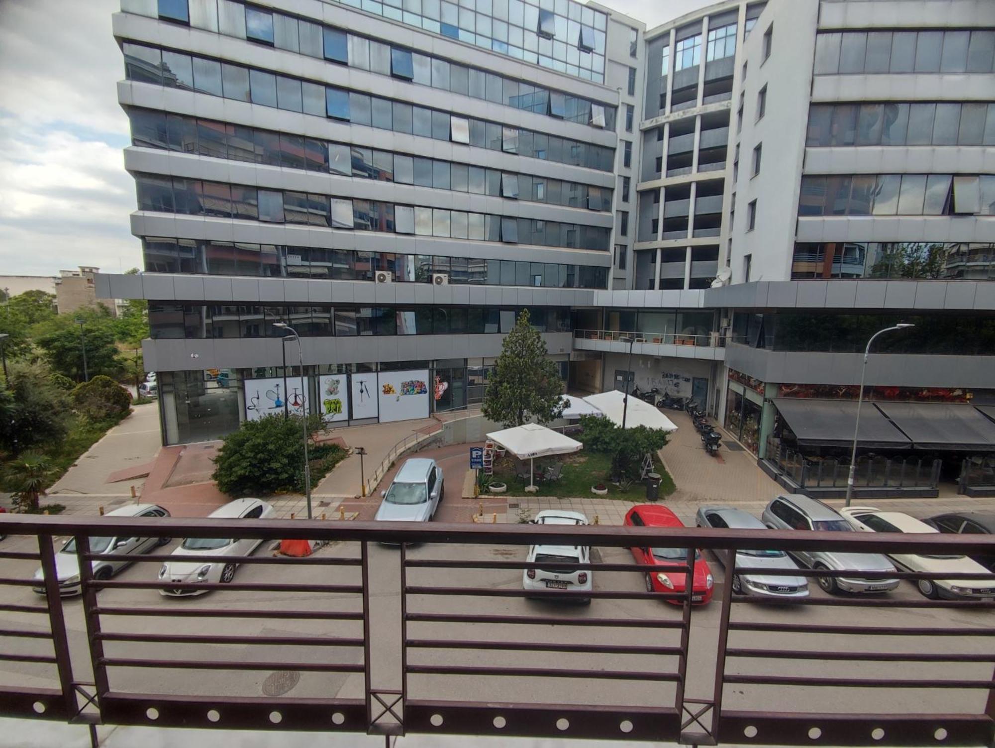 Cozy Apt! Friends & Family - Private Paid Parking เทสซาโลนิกิ ภายนอก รูปภาพ