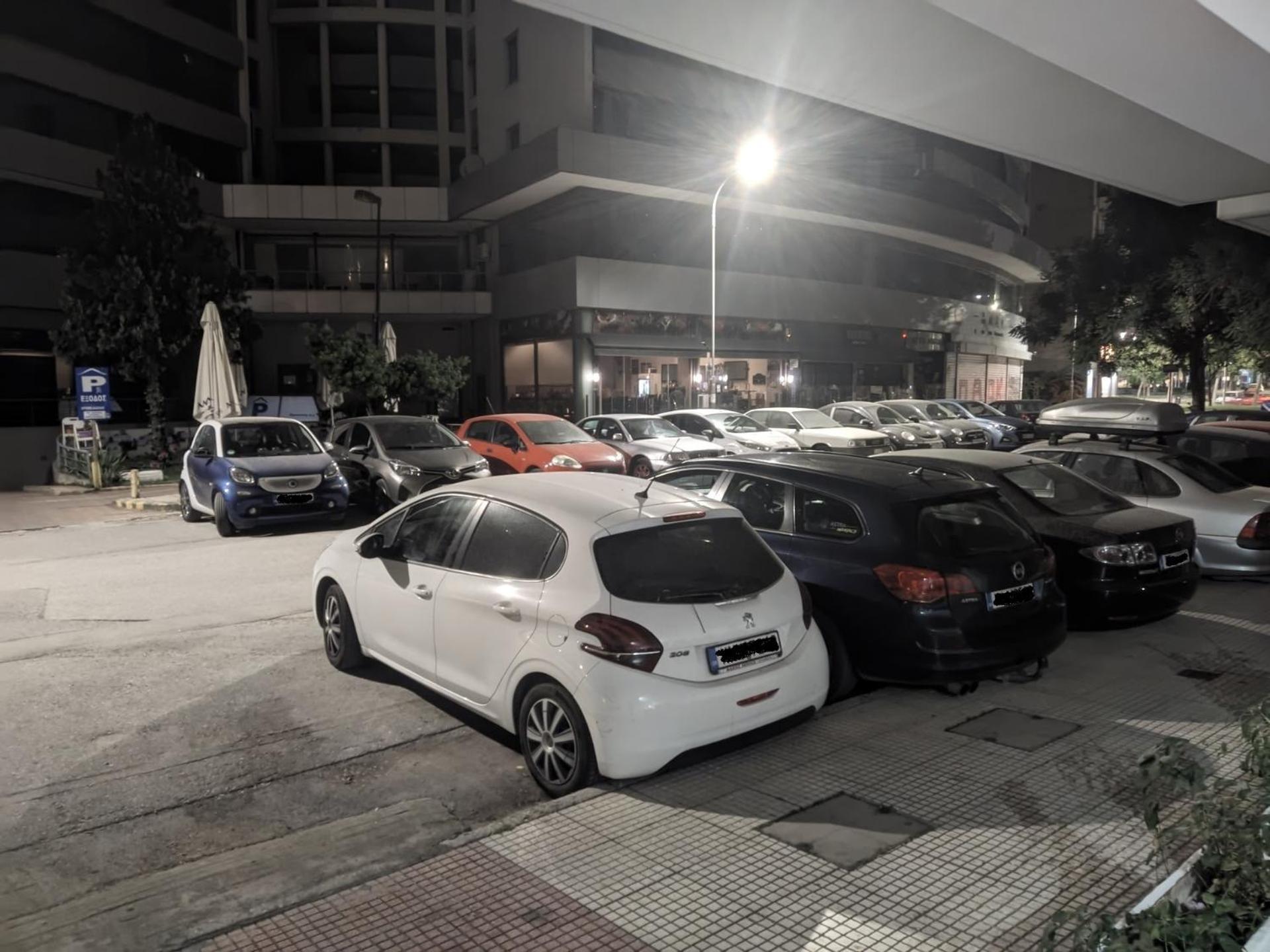 Cozy Apt! Friends & Family - Private Paid Parking เทสซาโลนิกิ ภายนอก รูปภาพ