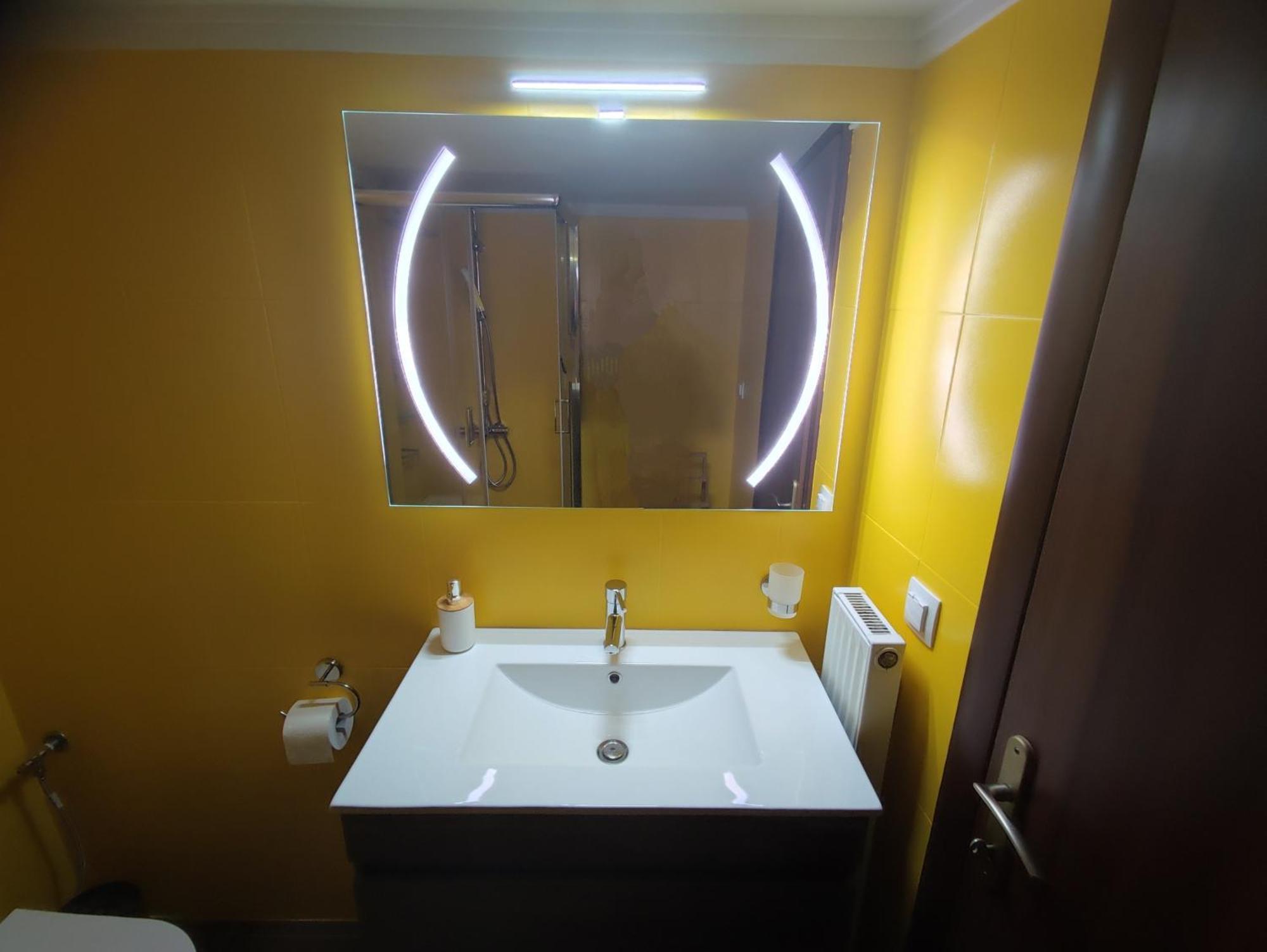 Cozy Apt! Friends & Family - Private Paid Parking เทสซาโลนิกิ ภายนอก รูปภาพ
